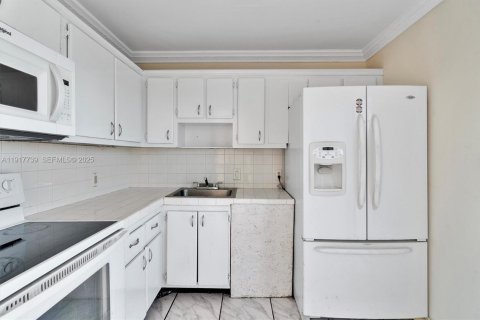 Купить кондоминиум в Авентура, Флорида 1 спальня, 68.84м2, № 1982028 - фото 10