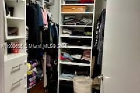 Condominio en venta en Miami, Florida, 2 dormitorios, 117.89 m2 № 2034350 - foto 11