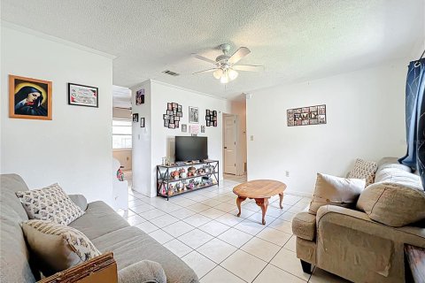 House in Winter Springs, Florida 4 bedrooms, 104.05 sq.m. № 1846957 - photo 11