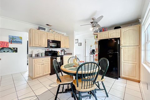House in Winter Springs, Florida 4 bedrooms, 104.05 sq.m. № 1846957 - photo 16