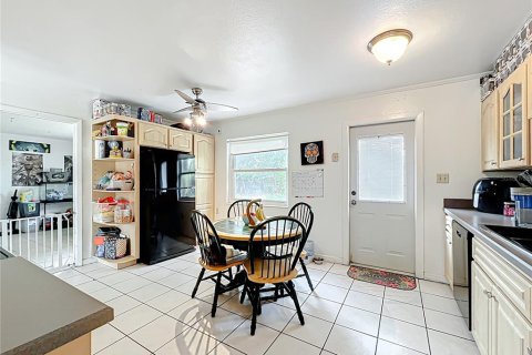 House in Winter Springs, Florida 4 bedrooms, 104.05 sq.m. № 1846957 - photo 17