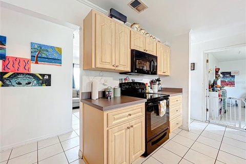 House in Winter Springs, Florida 4 bedrooms, 104.05 sq.m. № 1846957 - photo 19