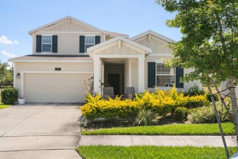 House in Kissimmee, Florida 5 bedrooms, 296.64 sq.m. № 1666478 - photo 1
