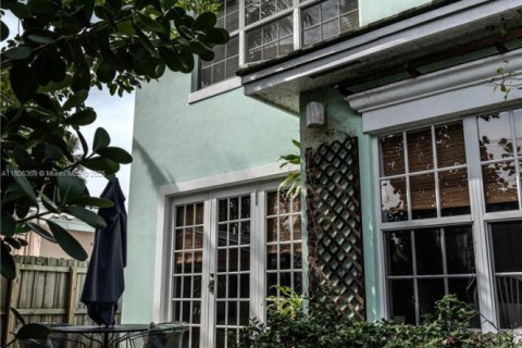 Casa en venta en Fort Lauderdale, Florida, 4 dormitorios, 239.69 m2 № 2017022 - foto 12