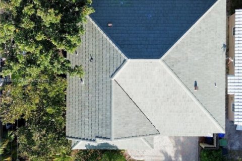 Casa en venta en Fort Lauderdale, Florida, 4 dormitorios, 239.69 m2 № 2017022 - foto 5