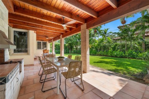 House in Coral Gables, Florida 4 bedrooms, 224.36 sq.m. № 1782068 - photo 22