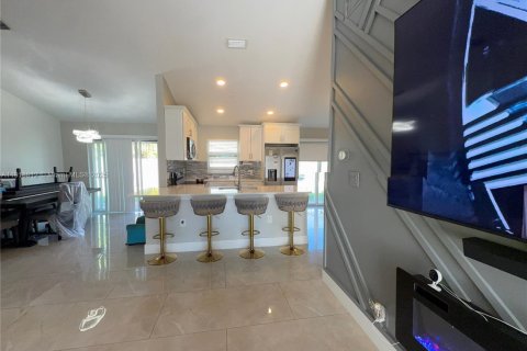 House in North Lauderdale, Florida 3 bedrooms, 123.93 sq.m. № 2082657 - photo 5