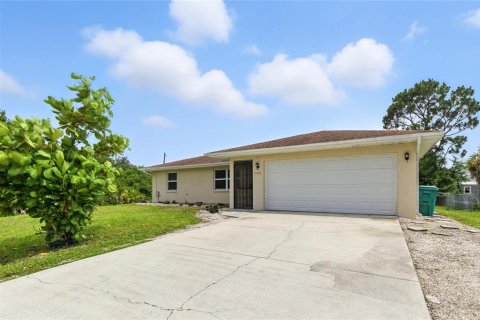House in Port Charlotte, Florida 2 bedrooms, 108.88 sq.m. № 1833412 - photo 3