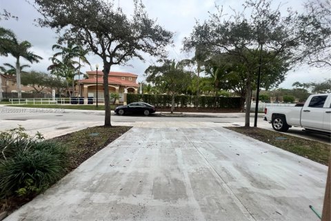 Adosado en venta en Cutler Bay, Florida, 3 dormitorios, 120.31 m2 № 2339851 - foto 6