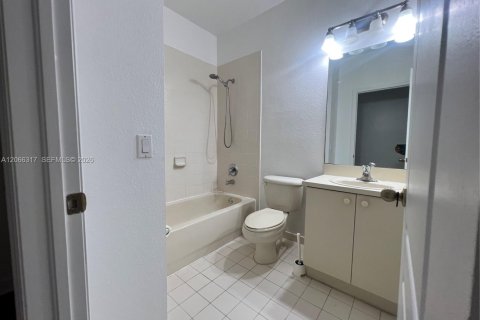 Adosado en venta en Cutler Bay, Florida, 3 dormitorios, 120.31 m2 № 2339851 - foto 11
