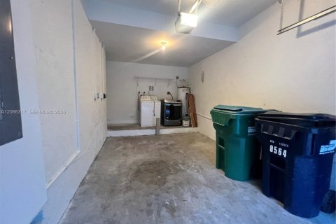 Adosado en venta en Cutler Bay, Florida, 3 dormitorios, 120.31 m2 № 2339851 - foto 8