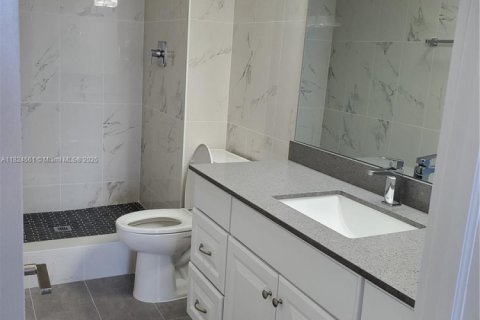 Condo in North Miami, Florida, 2 bedrooms  № 1794722 - photo 11