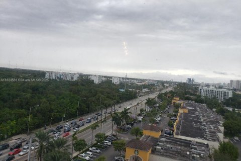 Condo in North Miami, Florida, 2 bedrooms  № 1794722 - photo 21
