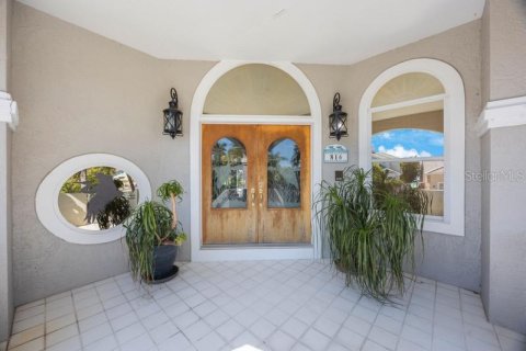 House in Tierra Verde, Florida 4 bedrooms, 316.15 sq.m. № 1733103 - photo 6