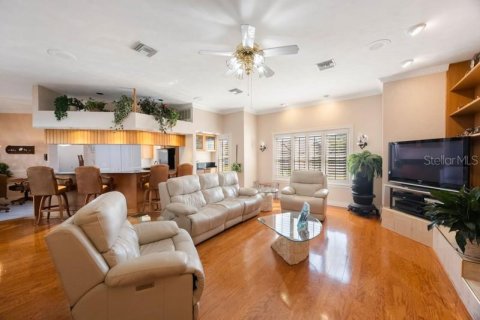 House in Tierra Verde, Florida 4 bedrooms, 316.15 sq.m. № 1733103 - photo 20