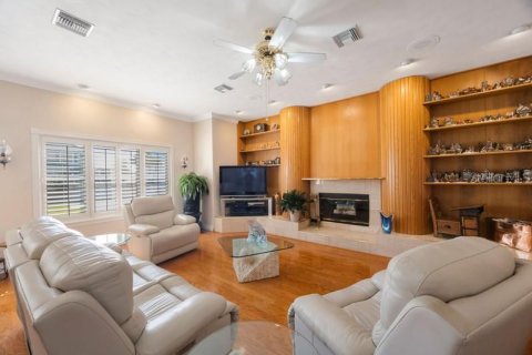 House in Tierra Verde, Florida 4 bedrooms, 316.15 sq.m. № 1733103 - photo 22