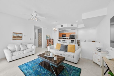 Купить кондоминиум в Порт-Сент-Луси, Флорида 3 комнаты, 112.32м2, № 2085308 - фото 2