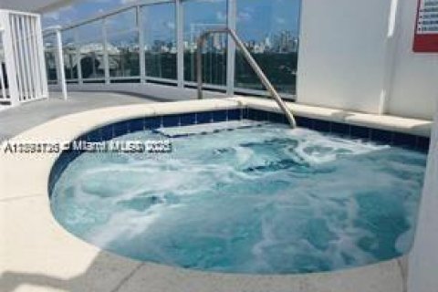 Copropriété à louer à Miami, Floride: 1 chambre, 66.33 m2 № 1944524 - photo 13