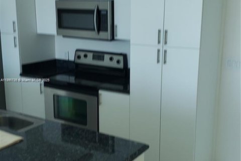 Copropriété à louer à Miami, Floride: 1 chambre, 66.33 m2 № 1944524 - photo 4
