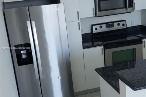 Copropriété à louer à Miami, Floride: 1 chambre, 66.33 m2 № 1944524 - photo 3