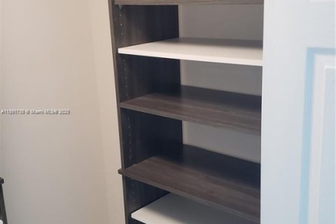 Copropriété à louer à Miami, Floride: 1 chambre, 66.33 m2 № 1944524 - photo 11