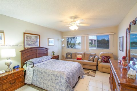 Copropriété à vendre à Pembroke Pines, Floride: 2 chambres, 126.72 m2 № 2043922 - photo 22