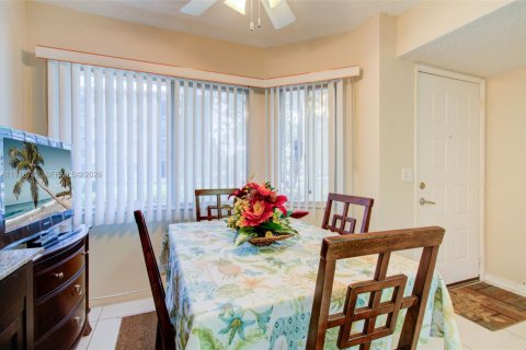 Copropriété à vendre à Pembroke Pines, Floride: 2 chambres, 126.72 m2 № 2043922 - photo 20