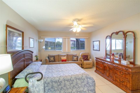 Copropriété à vendre à Pembroke Pines, Floride: 2 chambres, 126.72 m2 № 2043922 - photo 23