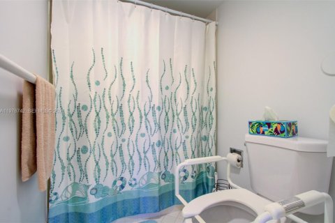 Copropriété à vendre à Pembroke Pines, Floride: 2 chambres, 126.72 m2 № 2043922 - photo 27