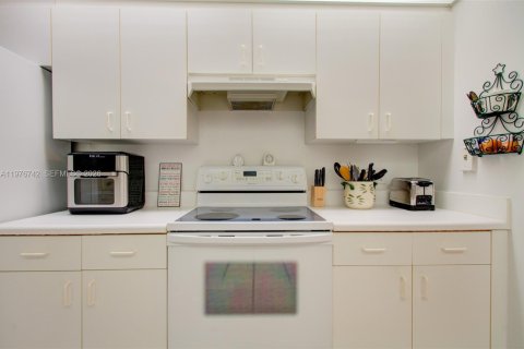 Copropriété à vendre à Pembroke Pines, Floride: 2 chambres, 126.72 m2 № 2043922 - photo 19