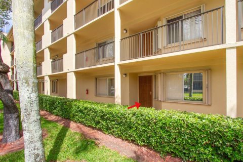 Copropriété à vendre à Pembroke Pines, Floride: 2 chambres, 126.72 m2 № 2043922 - photo 6