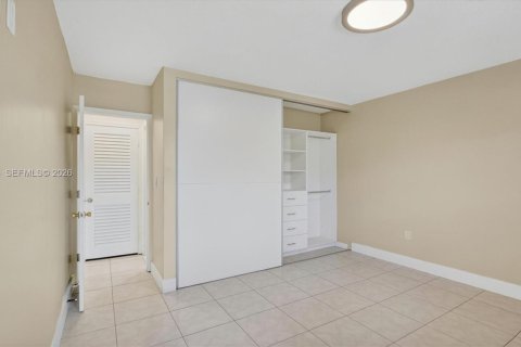 Condo in Miami, Florida, 1 bedroom  № 2247543 - photo 21