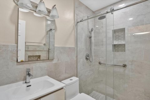 Condo in Miami, Florida, 1 bedroom  № 2247543 - photo 17