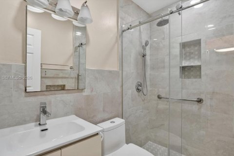 Condo in Miami, Florida, 1 bedroom  № 2247543 - photo 18