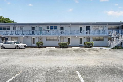 Condominio en Miami, Florida, 1 dormitorio  № 2247543