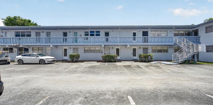 Condo in Miami, Florida, 1 bedroom  № 2247543
