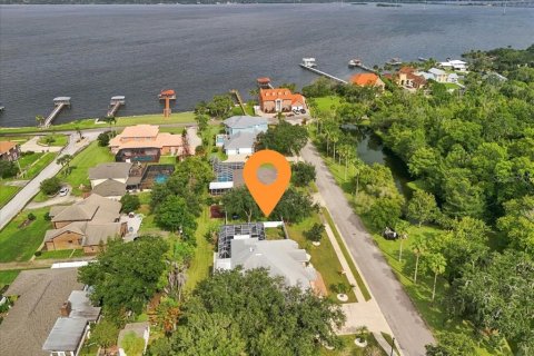 House in Cocoa, Florida 5 bedrooms, 317.63 sq.m. № 2398889 - photo 8