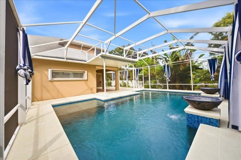 House in Cocoa, Florida 5 bedrooms, 317.63 sq.m. № 2398889 - photo 22