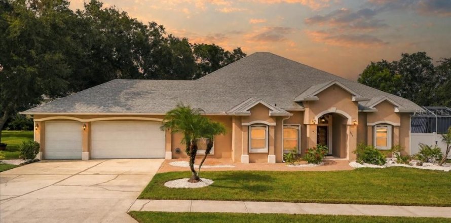House in Cocoa, Florida 5 bedrooms, 317.63 sq.m. № 2398889
