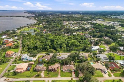 House in Cocoa, Florida 5 bedrooms, 317.63 sq.m. № 2398889 - photo 14