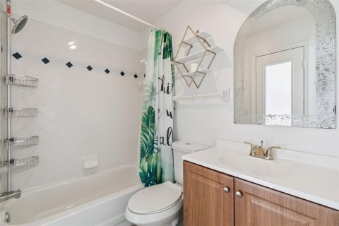 Casa en venta en Orlando, Florida, 4 dormitorios, 262.26 m2 № 2212811 - foto 23