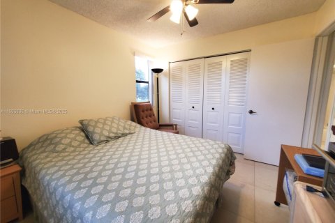 Condo in Sunrise, Florida, 2 bedrooms № 1981681 - photo 22