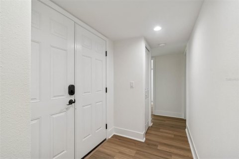 Condo in Indian Rocks Beach, Florida, 2 bedrooms № 2119221 - photo 8