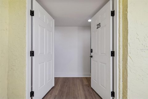 Condo in Indian Rocks Beach, Florida, 2 bedrooms № 2119221 - photo 7