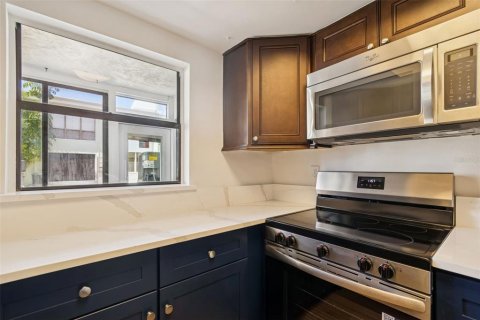 Condo in Indian Rocks Beach, Florida, 2 bedrooms № 2119221 - photo 27