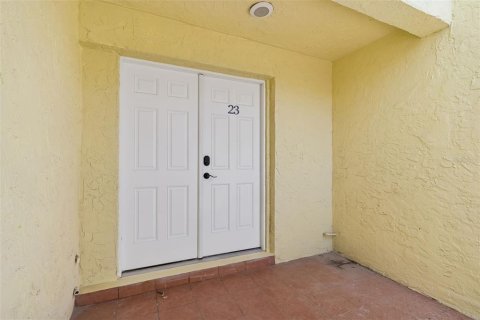 Condo in Indian Rocks Beach, Florida, 2 bedrooms № 2119221 - photo 6