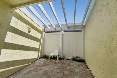 Condo in Indian Rocks Beach, Florida, 2 bedrooms № 2119221 - photo 15