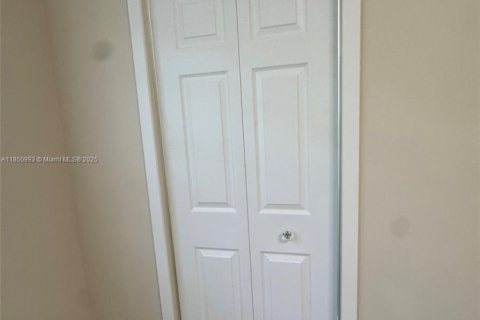 Townhouse in Miami, Florida 2 bedrooms, 92.9 sq.m. № 1854762 - photo 6