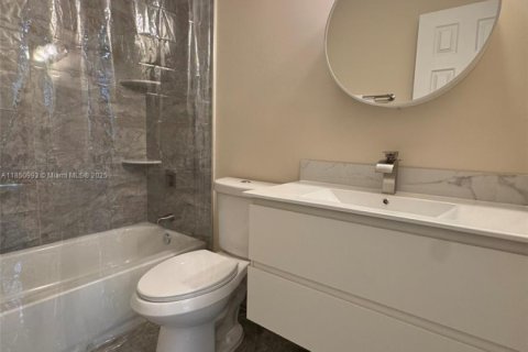Townhouse in Miami, Florida 2 bedrooms, 92.9 sq.m. № 1854762 - photo 4