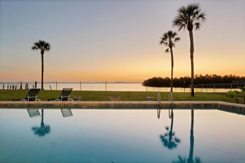 House in Sarasota, Florida 4 bedrooms, 392.42 sq.m. № 2108869